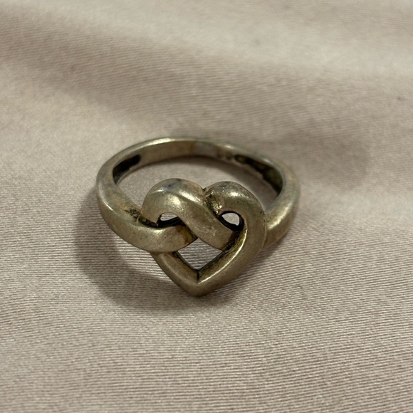Retiring James Avery Heart Knot Ring Love Size 5 Sterling Silver 925 - Picture 9 of 9